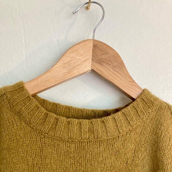 Bcbg Maxazria Steffe Gold Lambswool Blend
Cold Shoulder Knit Sweater Chunky XS - Picture 7 of 8